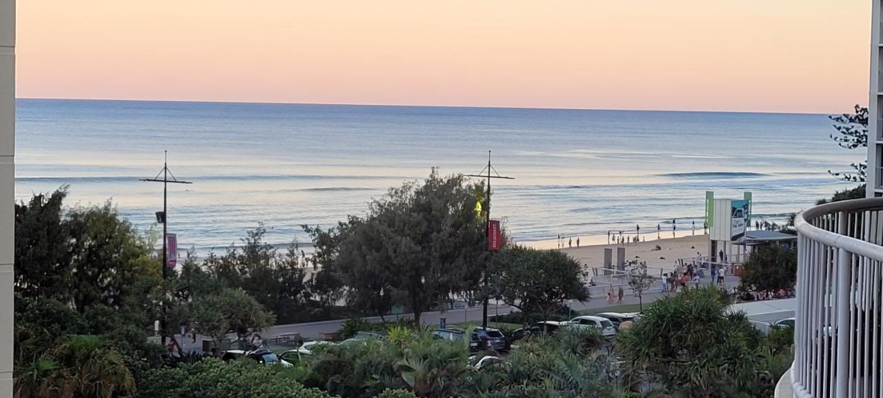 Apr Private Suites Moroccan By The Beach ゴールドコースト エクステリア 写真